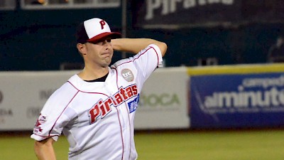 Pitcher Evan MacLane <a href=></a>